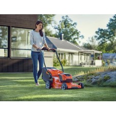 Аккумуляторная газонокосилка Husqvarna LC 353ivX